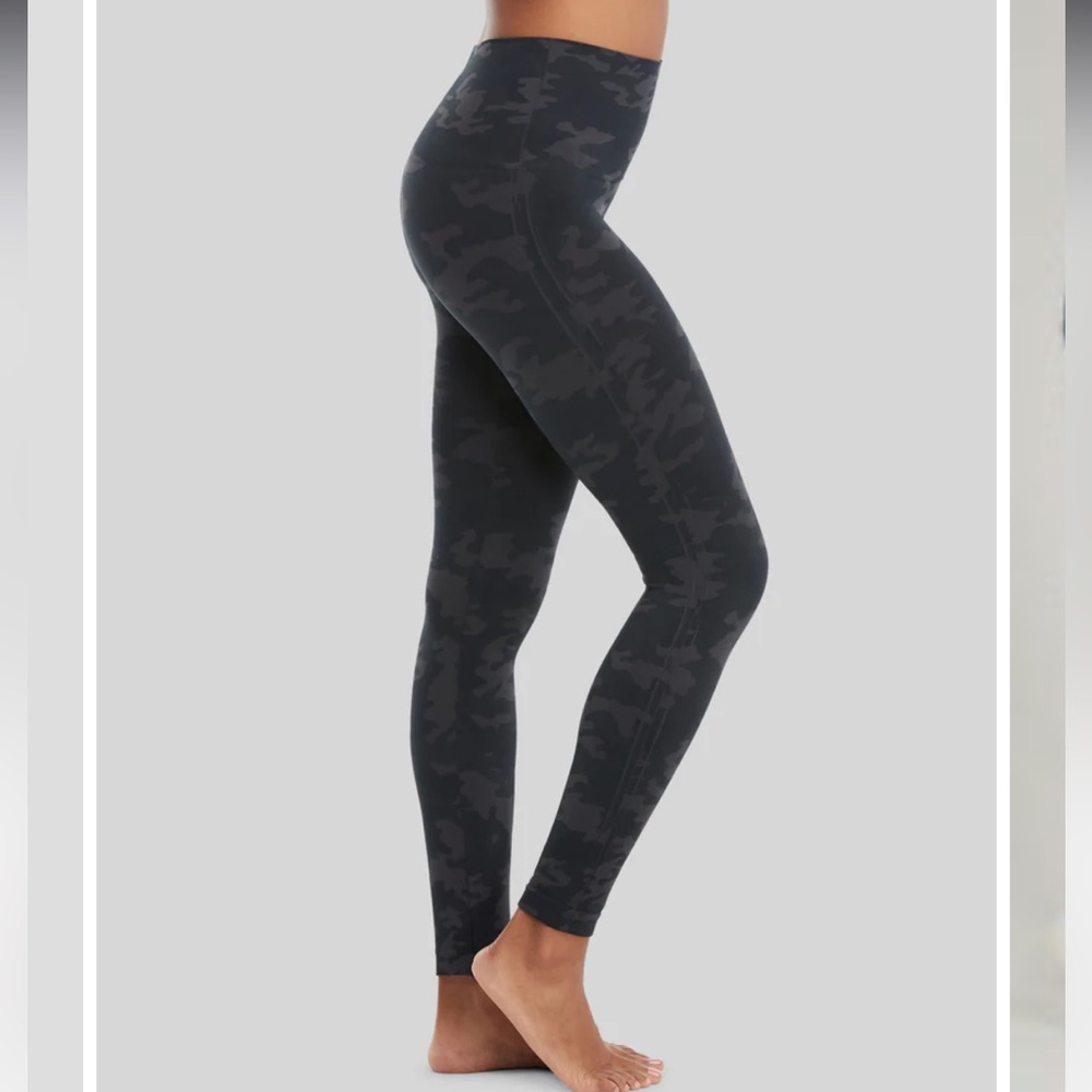 NWT SPANX seamless camo leggings